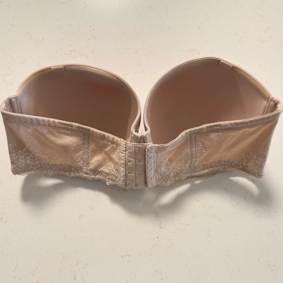 Torrid 40DDD Nude Underwire Strapless Bra Lace Detail - Picture 6 of 11